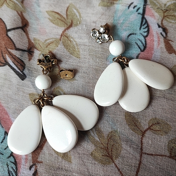 J. Crew Teardrop Eggshell Color Acrylic Brass Tone Rhinestone Pierced Earrings - Picture 4 of 12